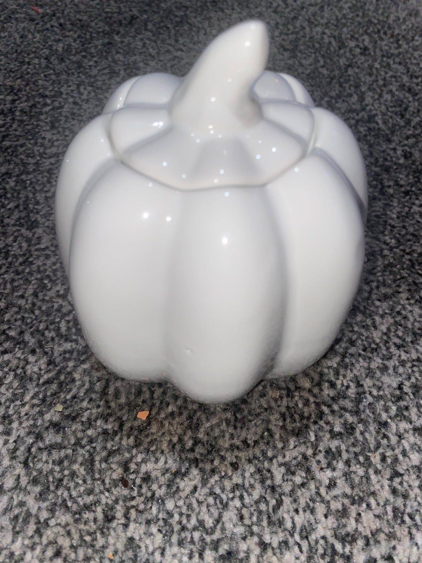 White pumpkin burner